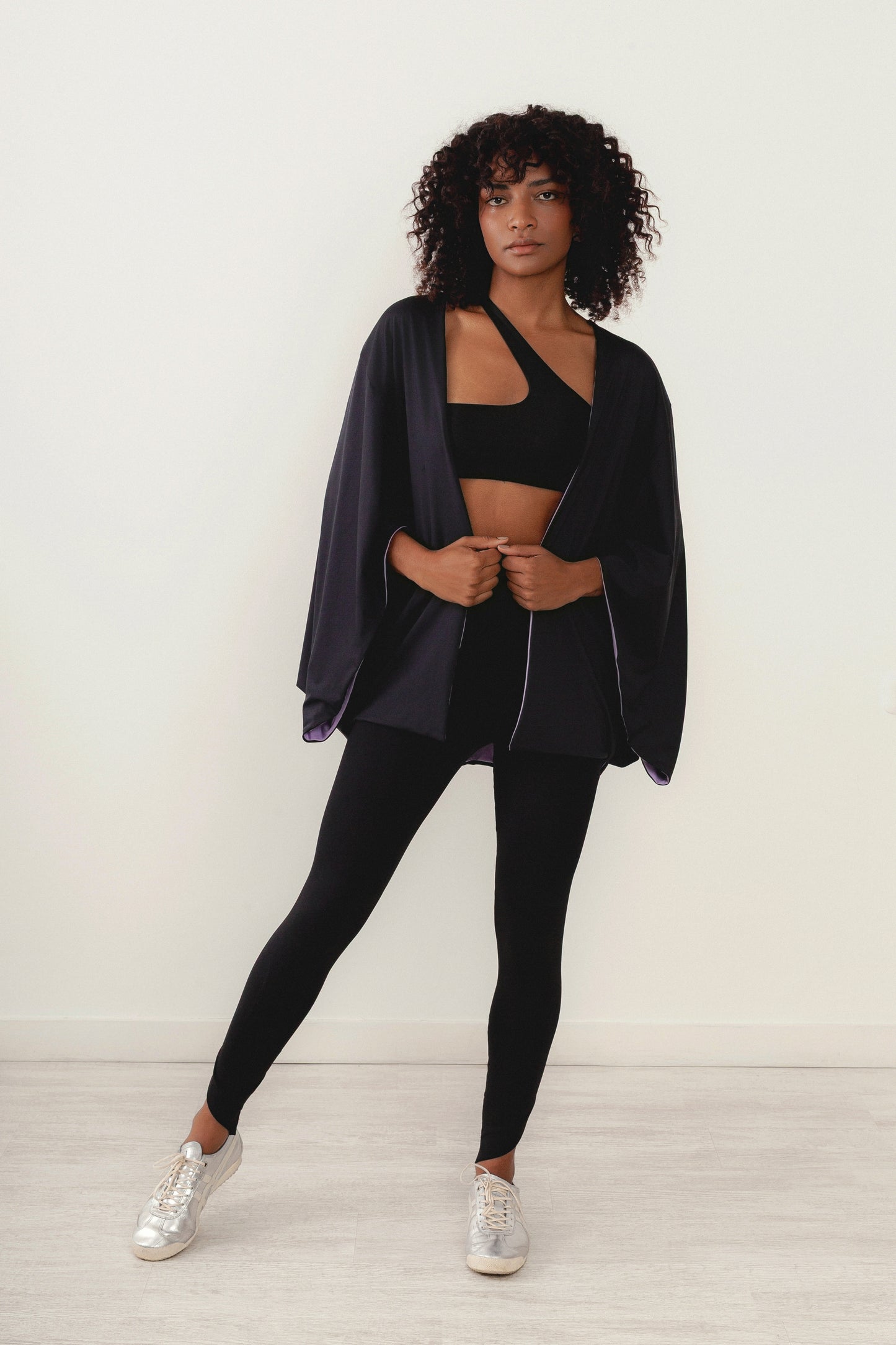 Aira Cape Black/Lilac