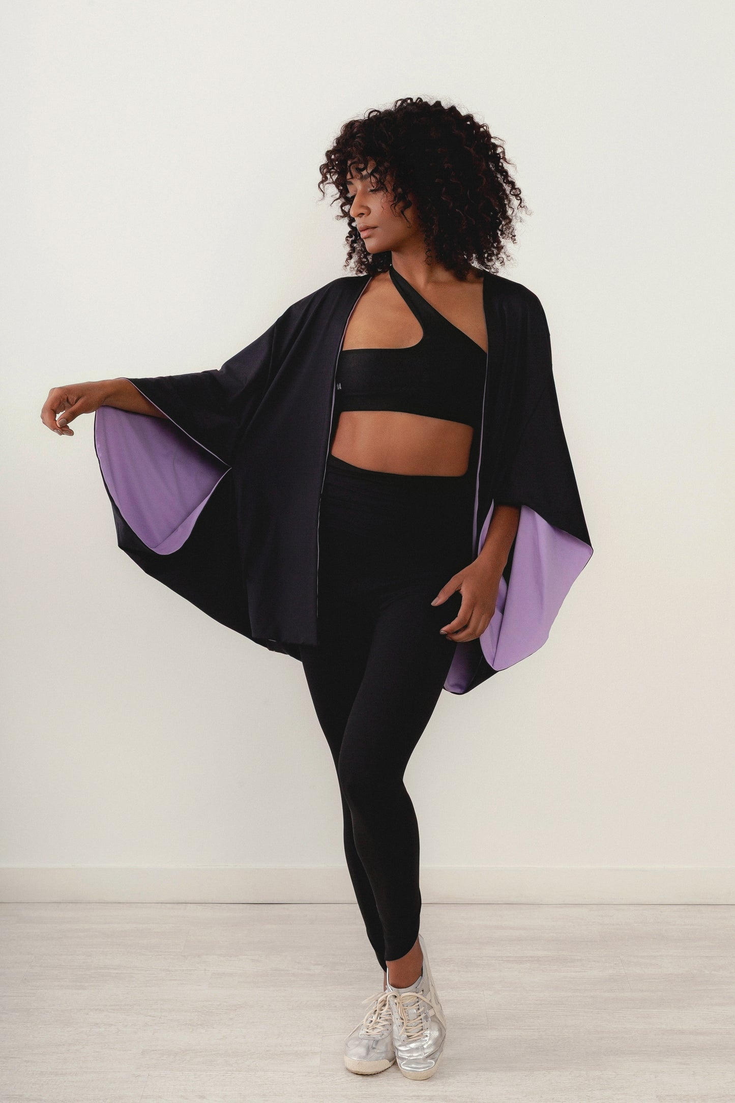 Aira Cape Black/Lilac
