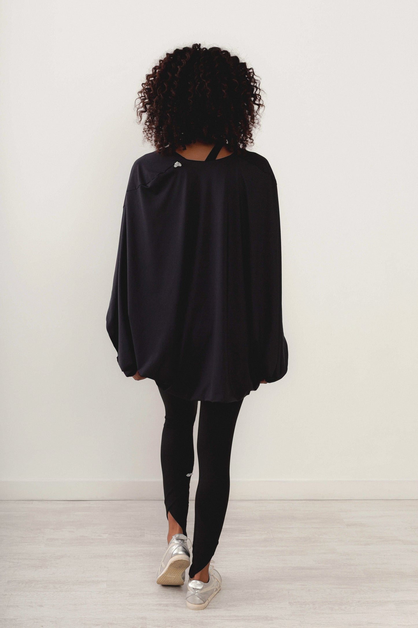 Aira Cape Black/Lilac